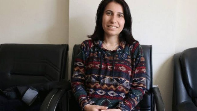 HDP'li Belediye Meclis üyesi göreve iade edildi