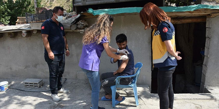 Sağlık Bakanı Koca: Hakkari'nin aşılanma oranındaki başarısı örnek alınmalı