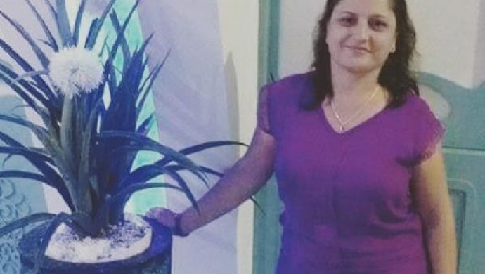 Başına tabela düşen kadın yaşamını yitirdi