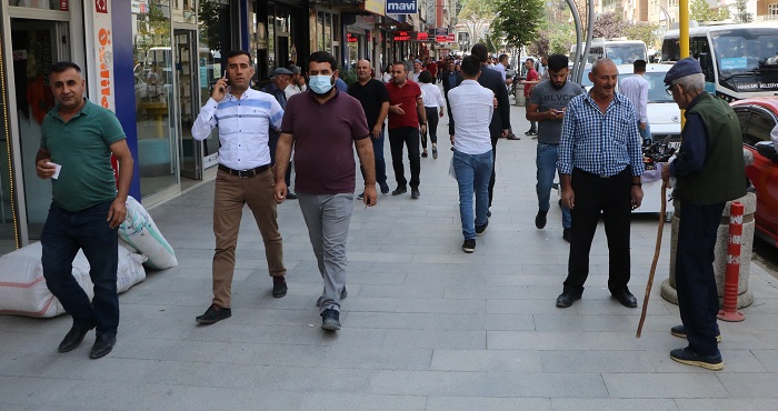 Hakkari'de vatandaşlar başarının gururunu yaşıyor