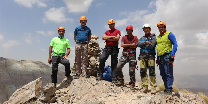 Hakkarili dağcıların zirve tutkusu devam ediyor
