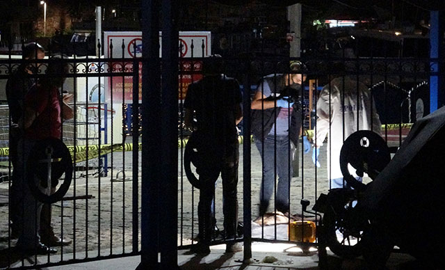 Falezlerden düşen genç, kurtarılamadı