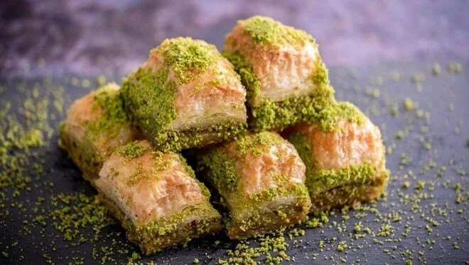 Baklava yerken öldü
