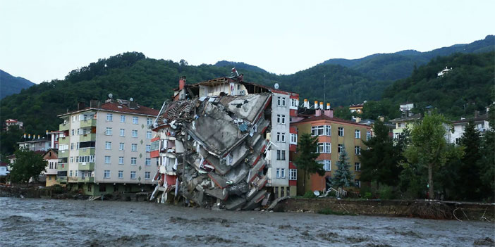 Karadeniz'de sel 55 can aldı