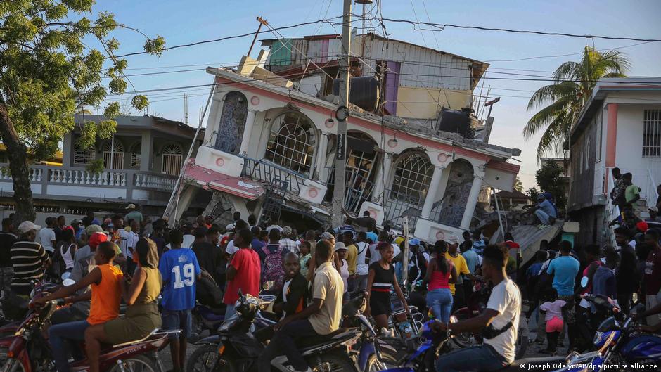 Haiti depreminde ölü sayısı 2 bine yaklaştı