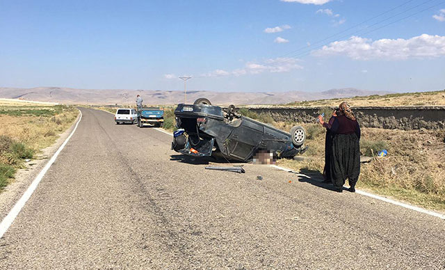 Virajı alamayan otomobil takla attı: 1 ölü, 1 yaralı