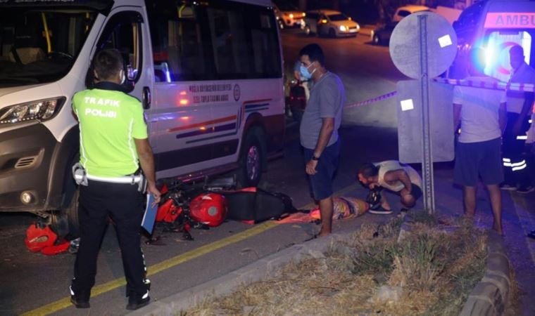 Minibüsle motosiklet çarpıştı: 1 ölü, 1 yaralı