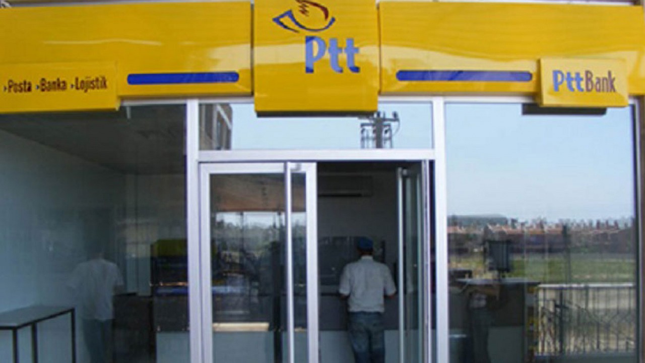 PTT müdürü şikayet edildi