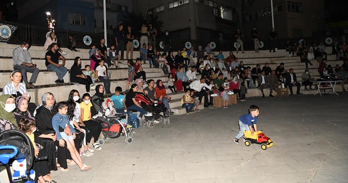 Hakkari'de açık hava sinema günleri etkinliği