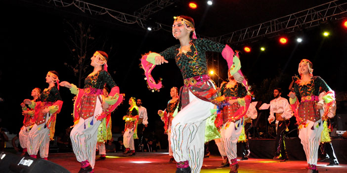 Reng-i Hakkari festivale renk kattı