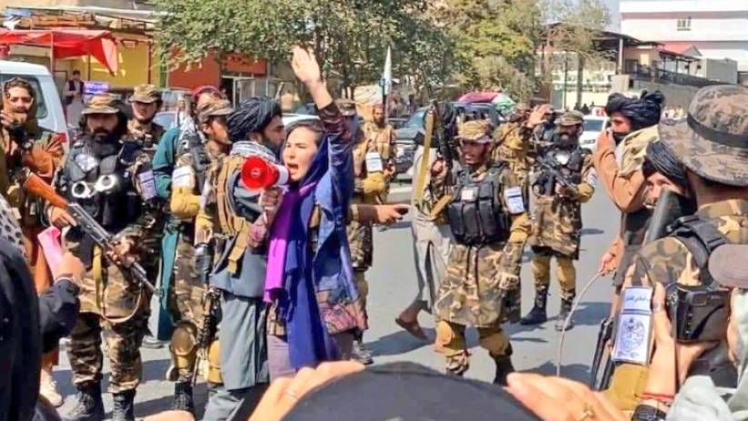 Afganistanlı kadınlarla dayanışma yürüyüşü