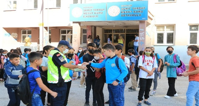 Jandarma trafik timlerinden sıkı denetim