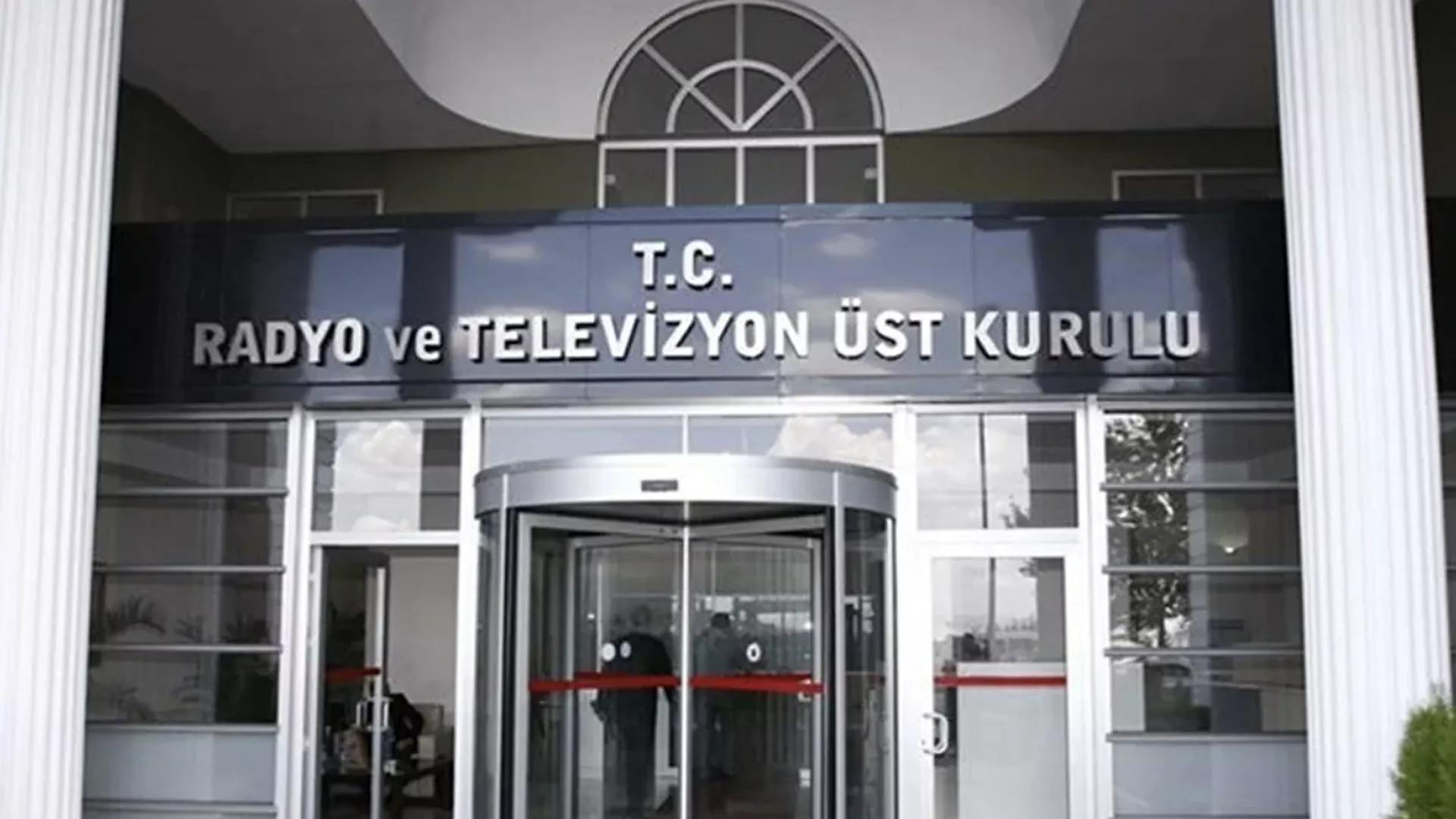 RTÜK'ten Ece Üner, Didem Arslan Yılmaz ve Fulya Öztürk'ün programlarına ceza