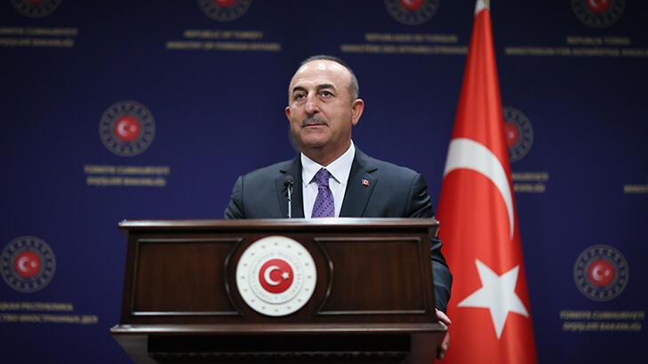 Çavuşoğlu: Suriye'ye giden Rus uçaklarına hava sahasını kapattık