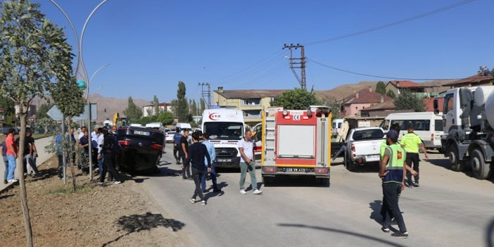 Yüksekova'da trafik kazası: 2 yaralı