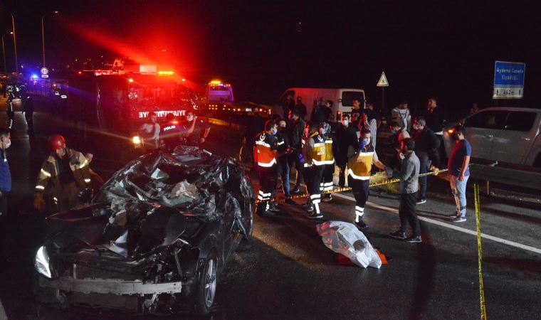 Lastiği patlayan otomobil kazaya neden oldu: 3 ölü, 3 yaralı