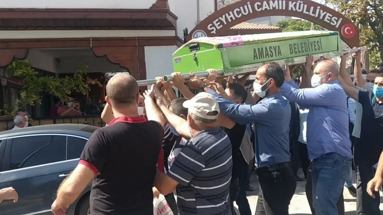 Üzerine baza kapağı düşen 7 yaşındaki çocuk yaşamını yitirdi