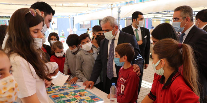 Yüksekova'da 'Bilim Şenliği' düzenlendi