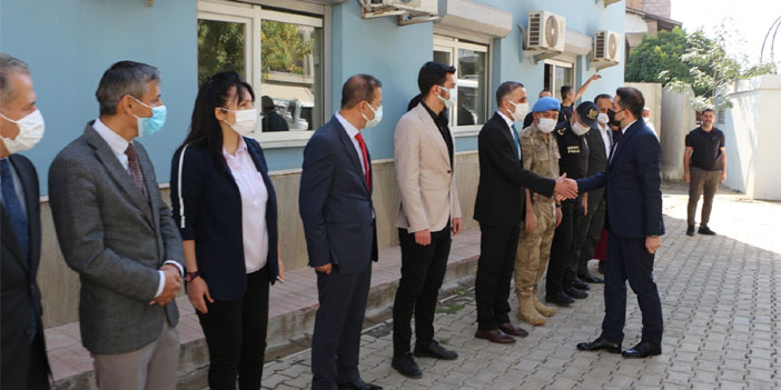 Şemdinli'nin yeni kaymakamı Turgay görevine başladı