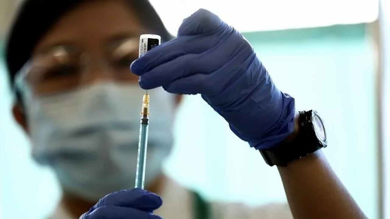 Japonya'da 65 yaş üstü kişiler, üçüncü doz aşılarını 2022 yılı başında olacak