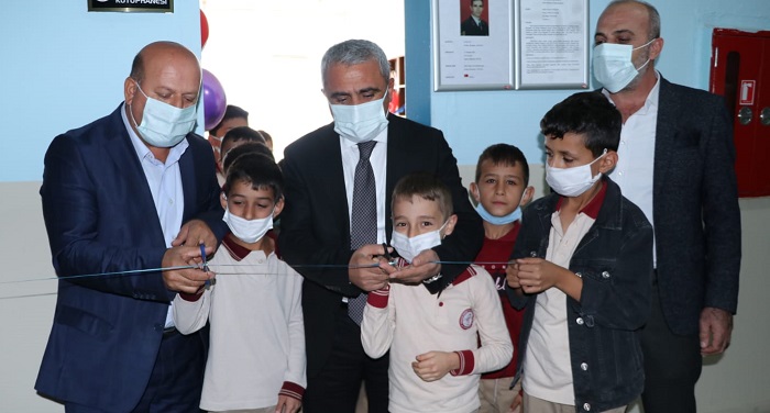 Şehit olan eşinin adına Hakkari'de kütüphane kurdu