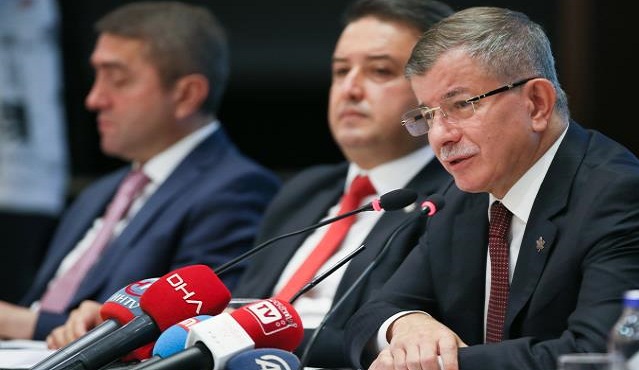 Davutoğlu: Hakkari'de 1 milyon civarındaki küçükbaş hayvan sayısı 300-400 bine kadar inmiş