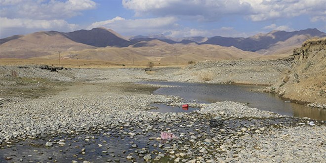 Yüksekova, son 50 yılın en kurak dönemini yaşıyor