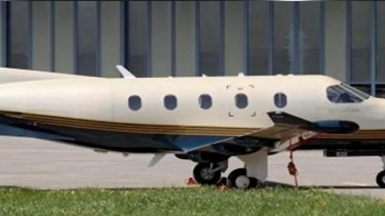 İtalya'da uçak düştü; 8 kişi hayatını kaybetti