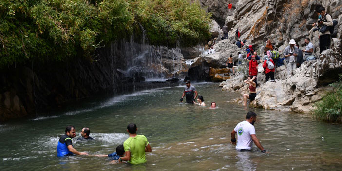 Kaval Şelalesi doğaseverlerin ilgi odağı oldu