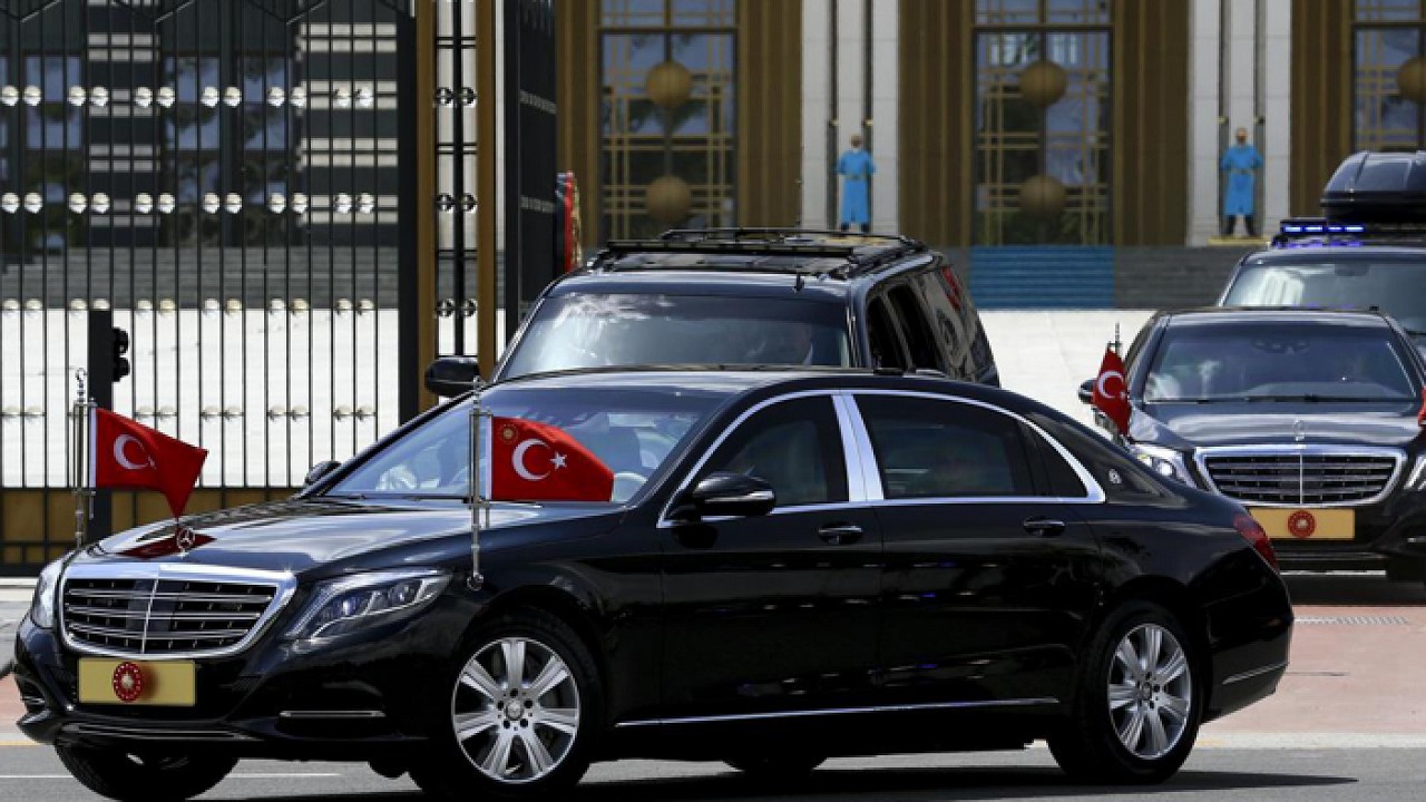 25 araç bulundurması gereken Milli Saraylar İdaresi Başkanlığı 39 taşıt kullanıyor