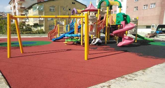 Hakkari'de çocuk oyun parkları onarıldı
