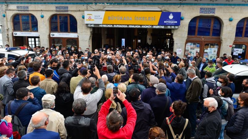 Büyükada'da tahliye gerilimi