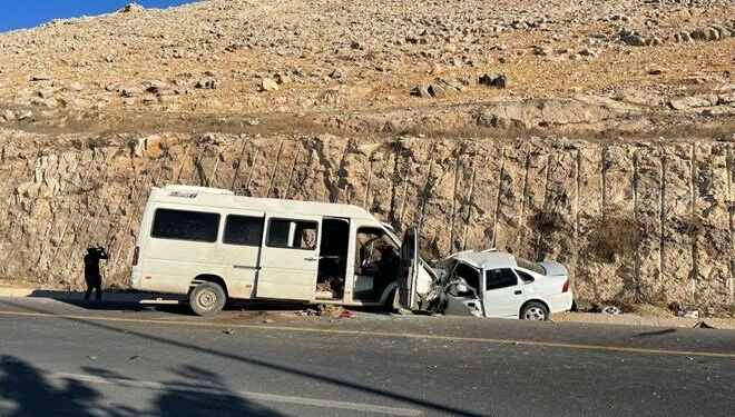Şanlıurfa'da trafik kazası: 1 ölü, 17 yaralı
