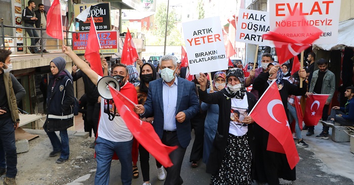 Hakkari'deki  annelerin evlat eylemine Diyarbakır'dan destek