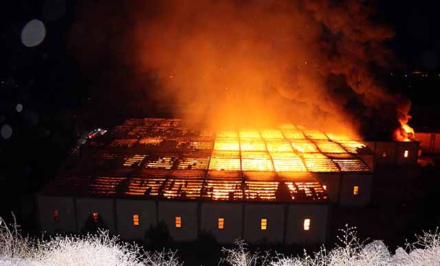 Kağıt fabrikasında yangın