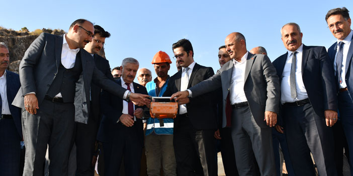 Çukurca Belediyesinin temeli atıldı