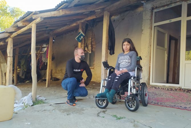 Hakkari Gençlik ve Engelliler Derneği, engellileri sevindirdi