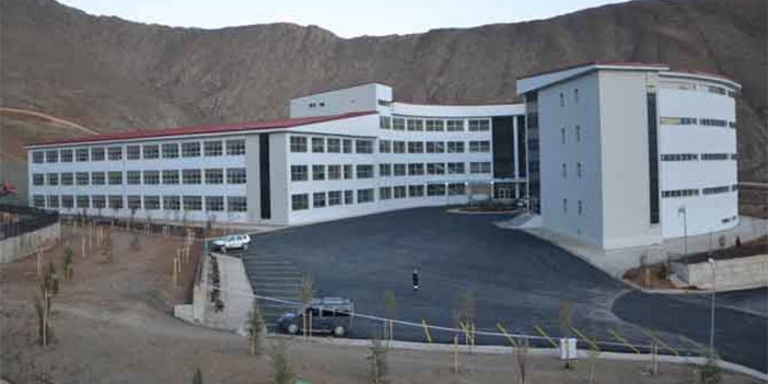 Hakkari'de üniversite öğrencileri servis istiyor