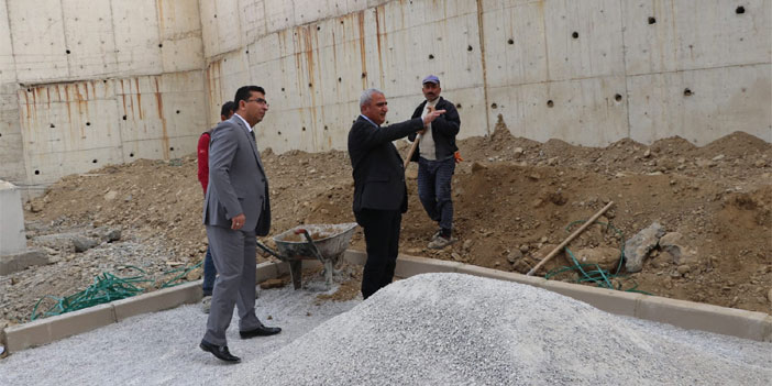 Hakkari'deki okul inşaatları devam ediyor