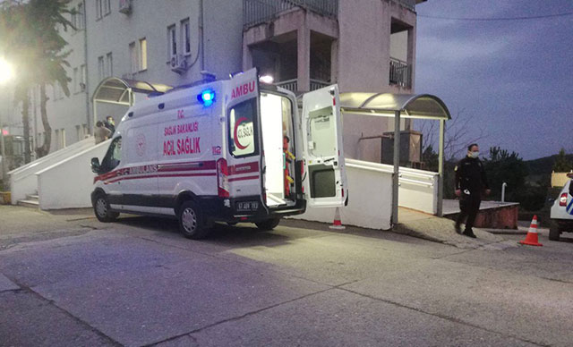 Düğünde dağıtılan tavuktan yiyen 47 kişi hastanelik oldu