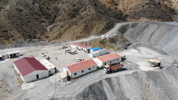 Feci şekilde can verdi