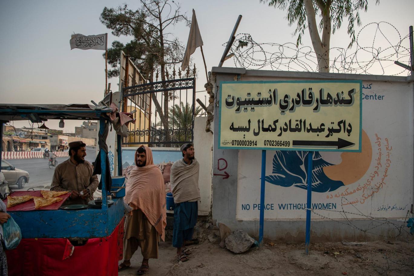 Eserler bir bir yok ediliyor