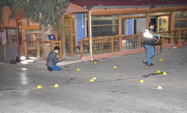 Kahvehane önünde silahlı kavga: 1 ölü, 4 yaralı