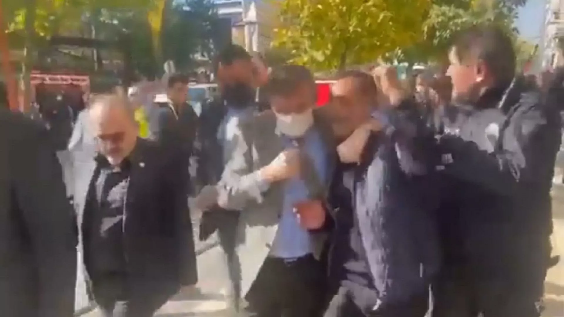 Bingöl'de Akşener'e tepki gösteren kişiye Türkkan'dan küfür