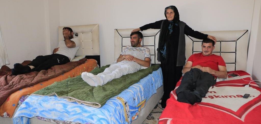 Yüksekovalı engelli kardeşlere Fransa'dan yardım eli