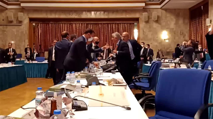 Komisyonda gerginlik