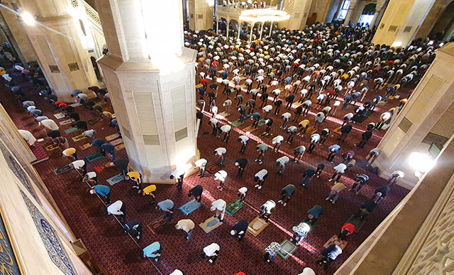 Diyanet'ten 'normal saf düzeni' genelgesi