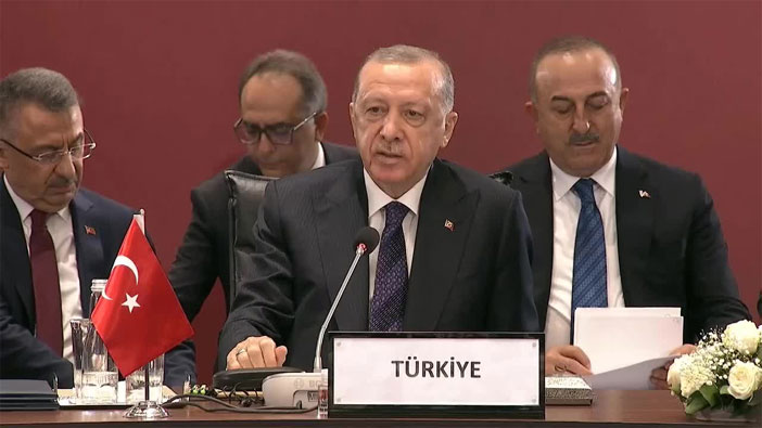 Erdoğan: Binali Yıldırım'ı Türkiye'nin Aksakalı olarak atadık