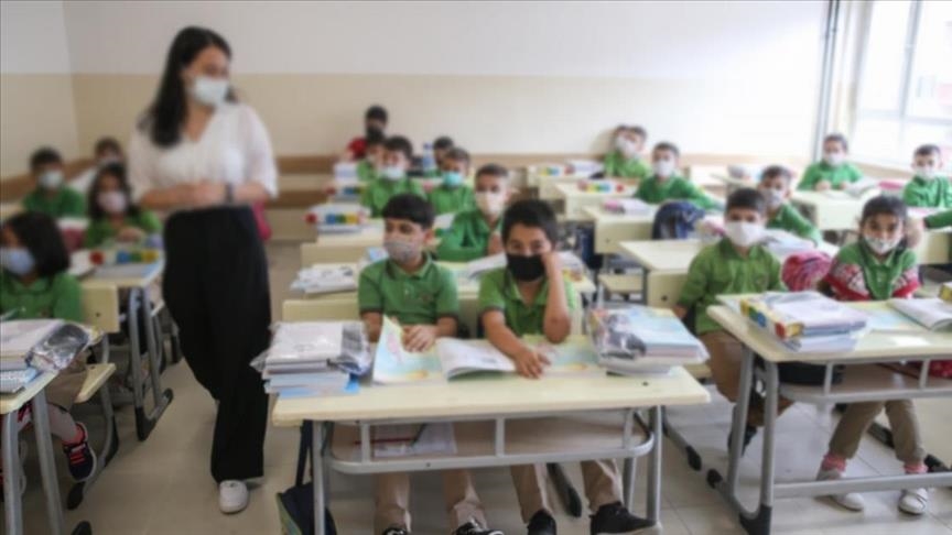 Öğretmenlerin kasım dönemi mesleki çalışma programı uzaktan eğitimle gerçekleştirilecek