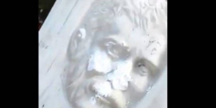 Ahmet Kaya’nın mezarına saldırı